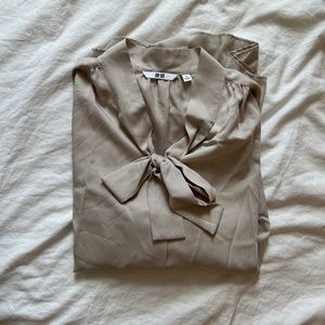 Uniqulo Button Top